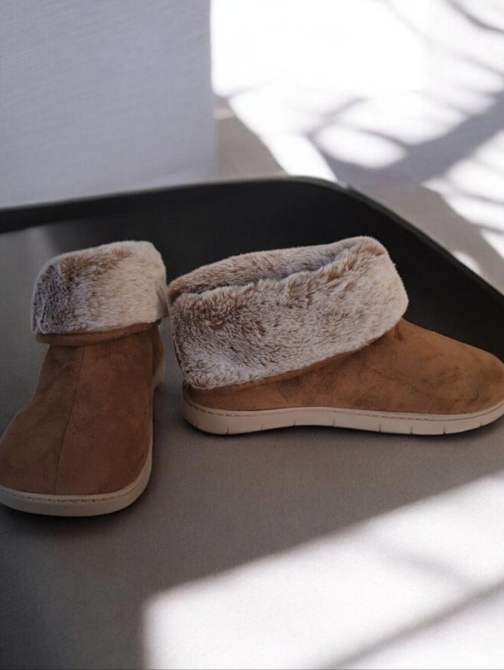 Isotoner Womens Bootie Slippers Faux Fur Lined Machine Washable Brown US 8.5